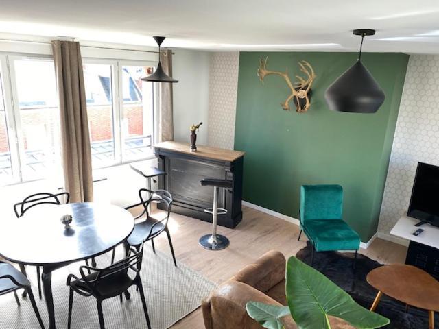 Duplex Proche Gare Vue Tour Perret Avec Parking Gratuit Apartment Amiens Bagian luar foto